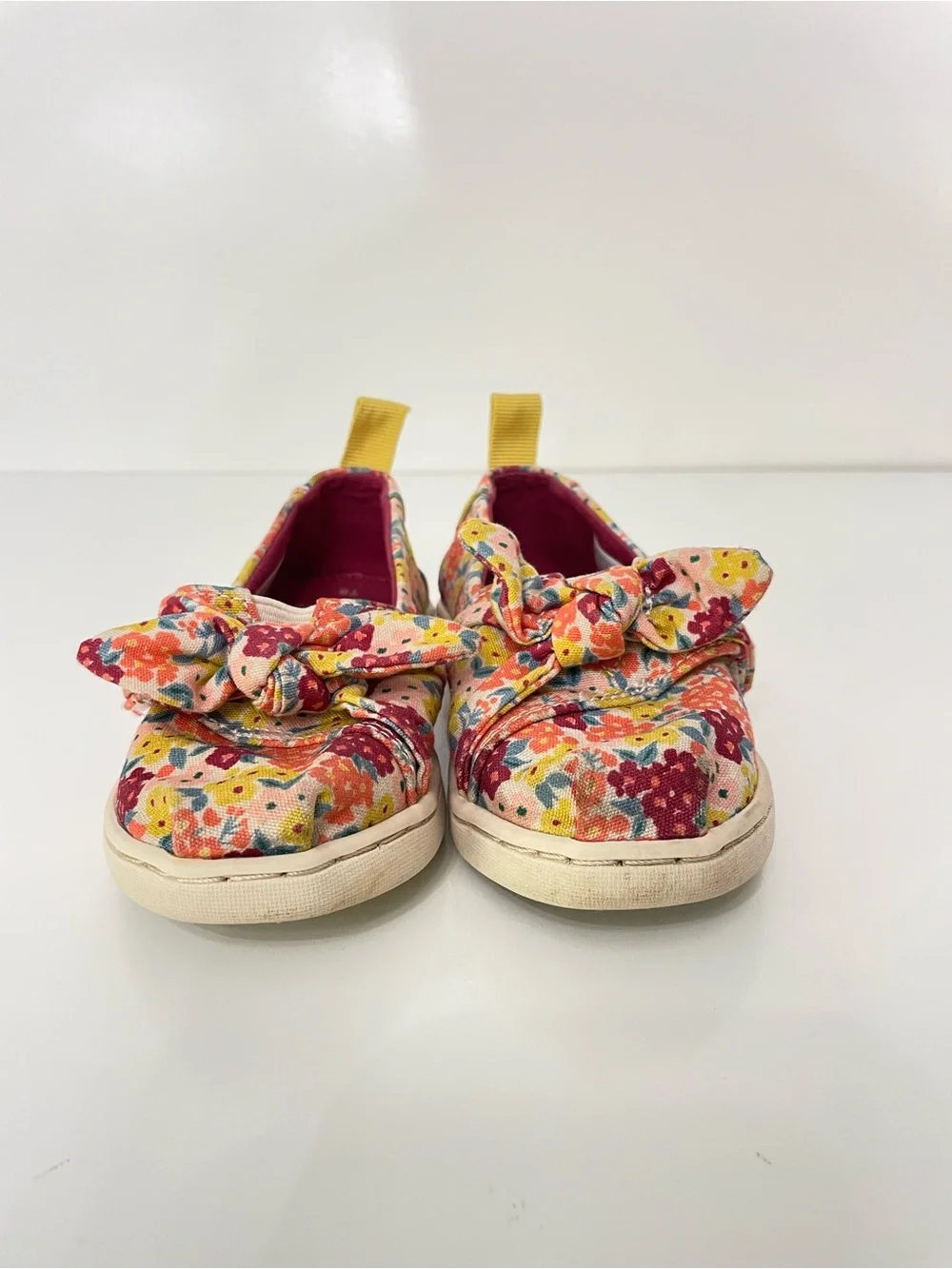 Tiny TOMS Alpergata Girls Floral Canvas Slip-Ons Raspberry Lemon Orange size 8T
